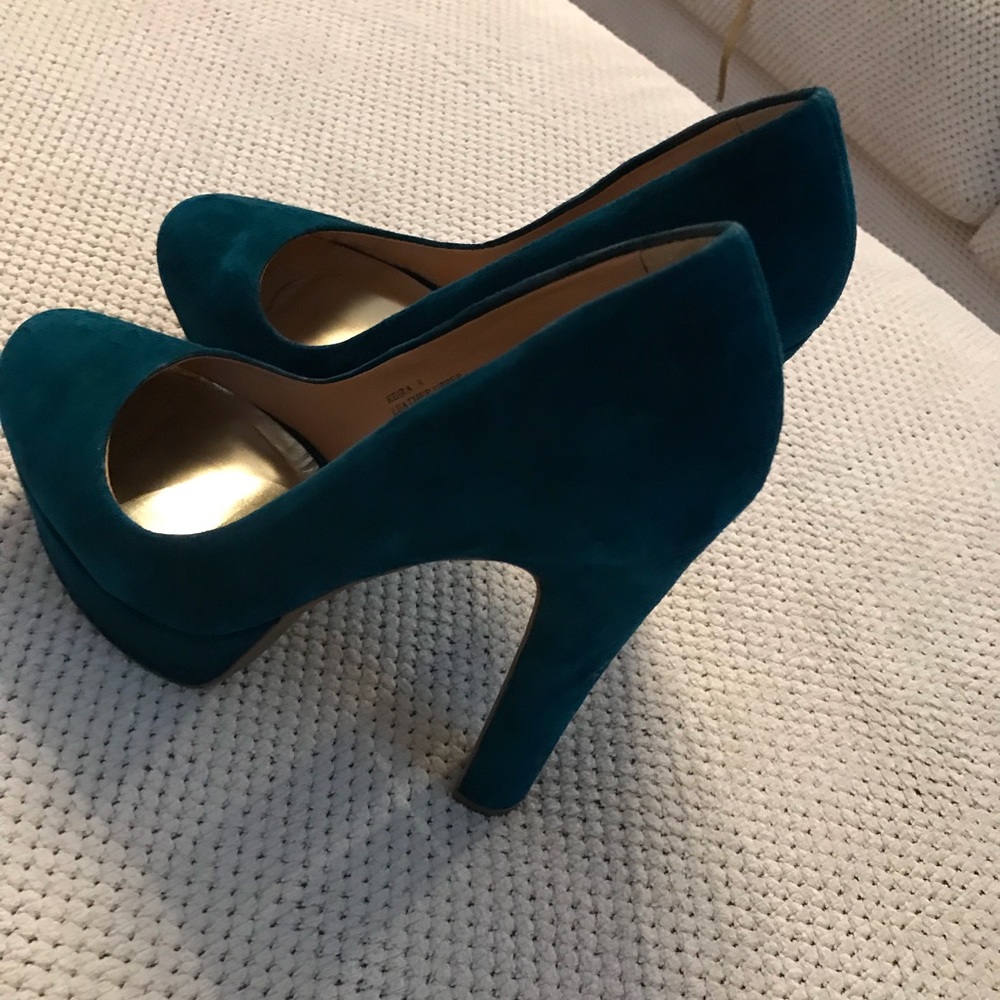 Heels - Picture 4 of 5
